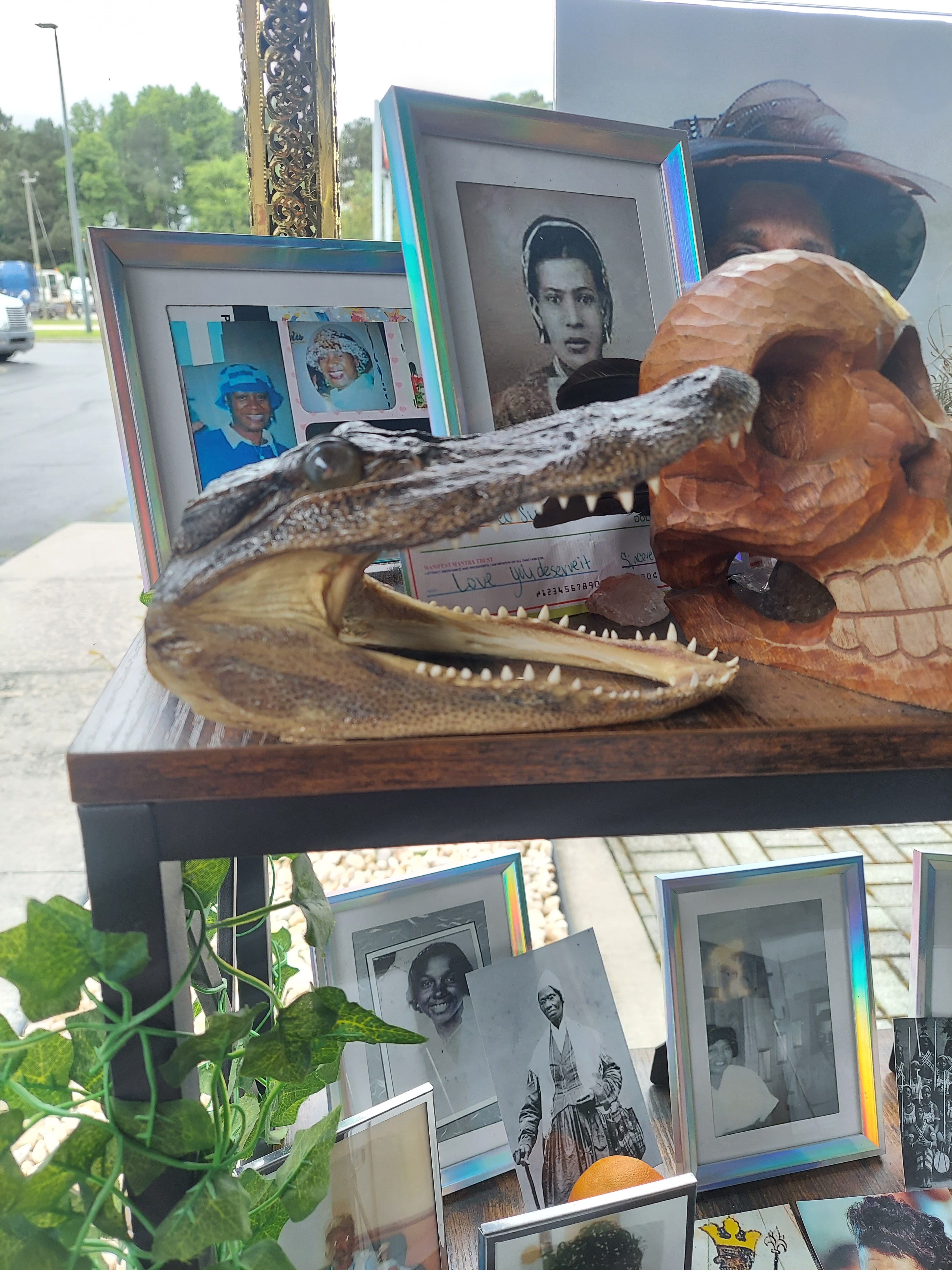 Alligator Heads (amulet)