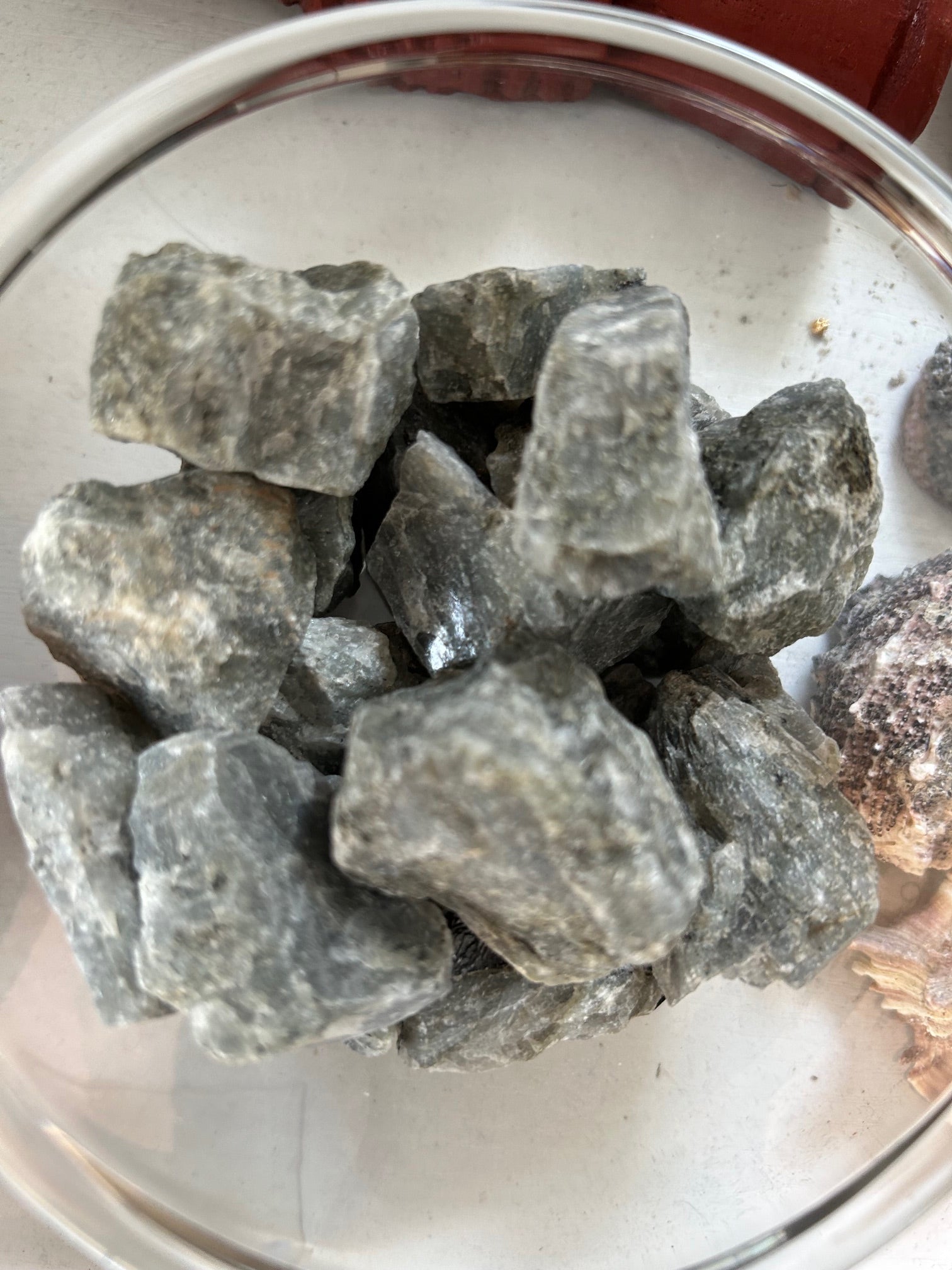 Labradorite (Raw)